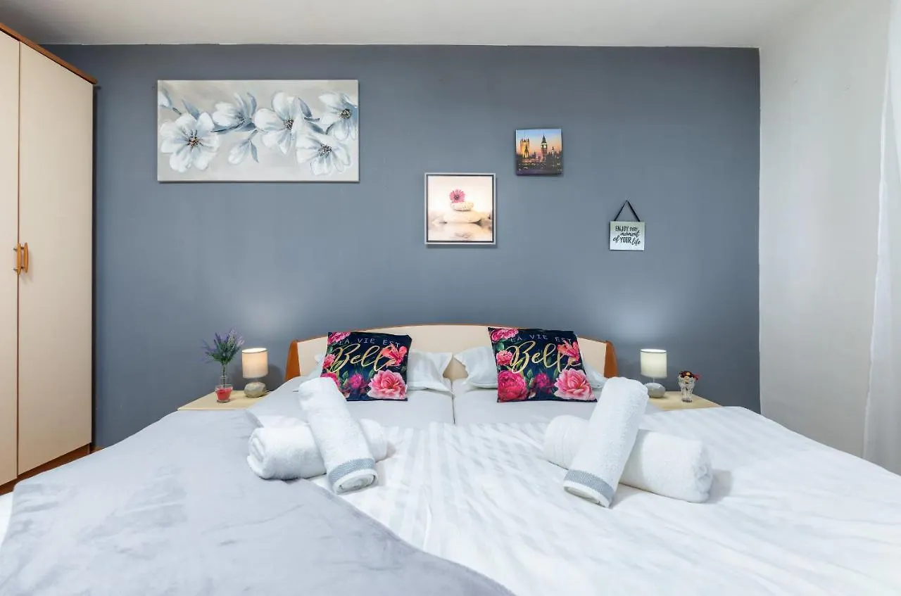 PUY Apartment Rahela