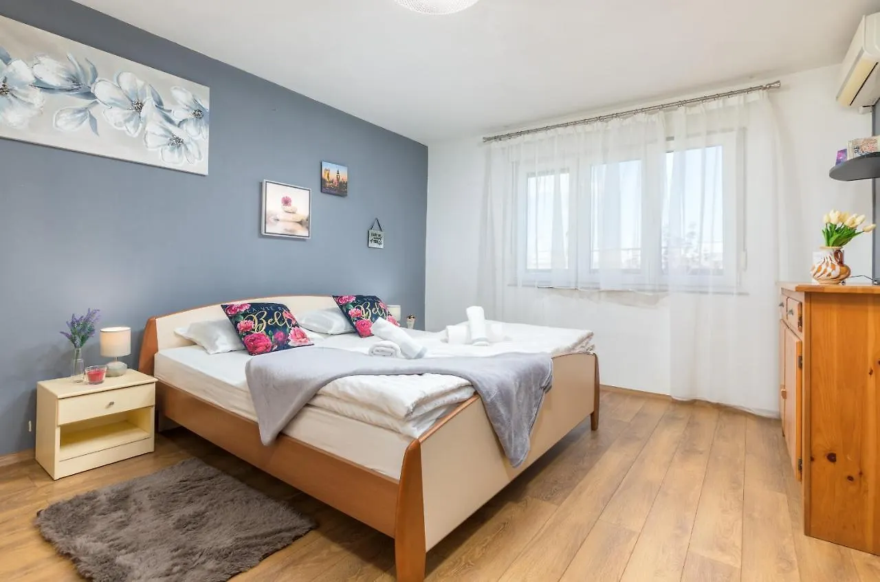 Apartment Rahela Pula